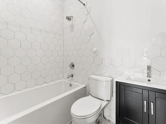 4th image of 30 Belvidere St #3C