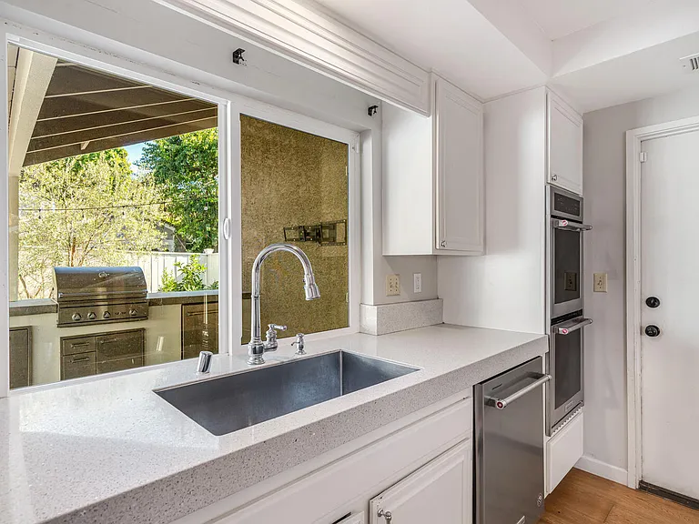 1316 Avenida De Cortez — Photo 20