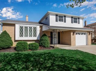 37 W Cavalier Dr, Cheektowaga, NY 14227
