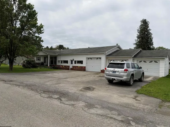 139 N Custer St, Belington, WV 26250