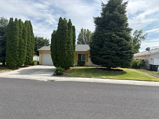 217 E Belair Dr — Photo 17