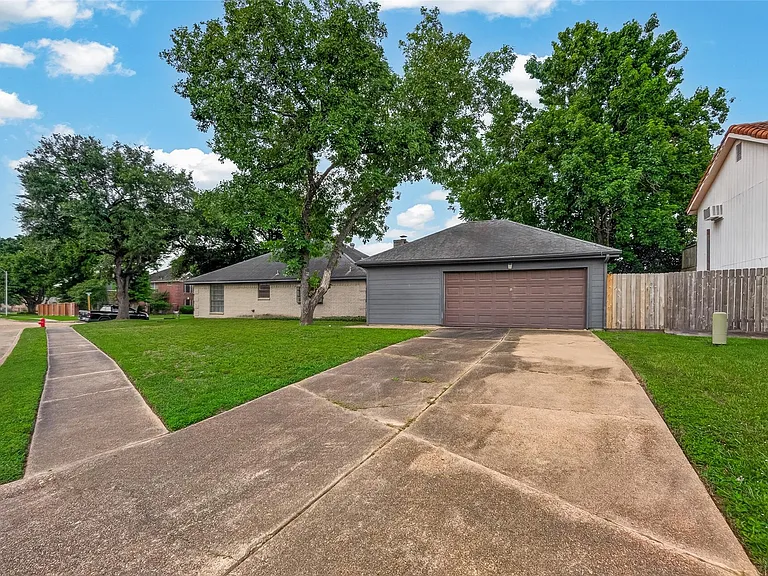12835 Woodlite Ln — Photo 34