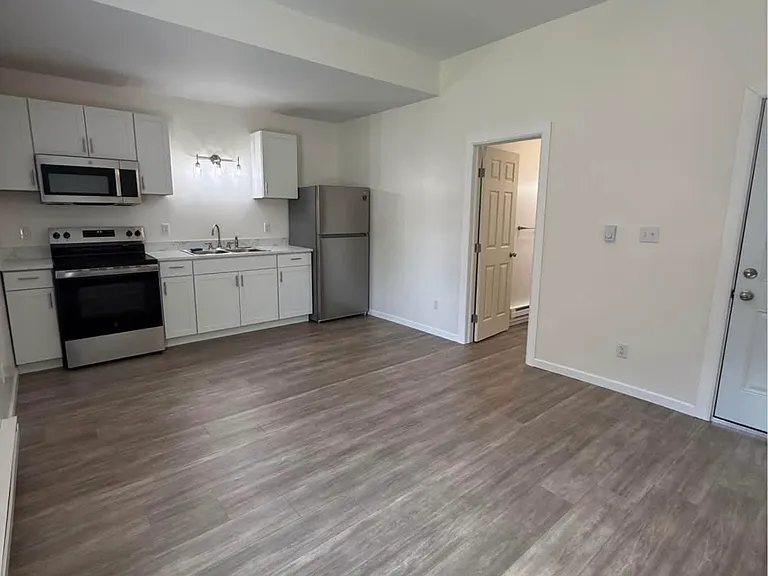 241 Locust Ave #1 — Photo 3