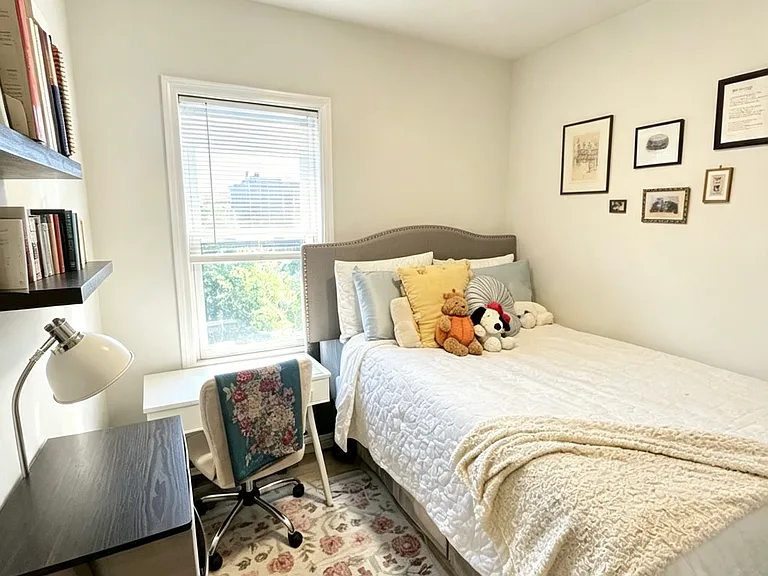 417 Cardinal Medeiros Ave #3 — Photo 3