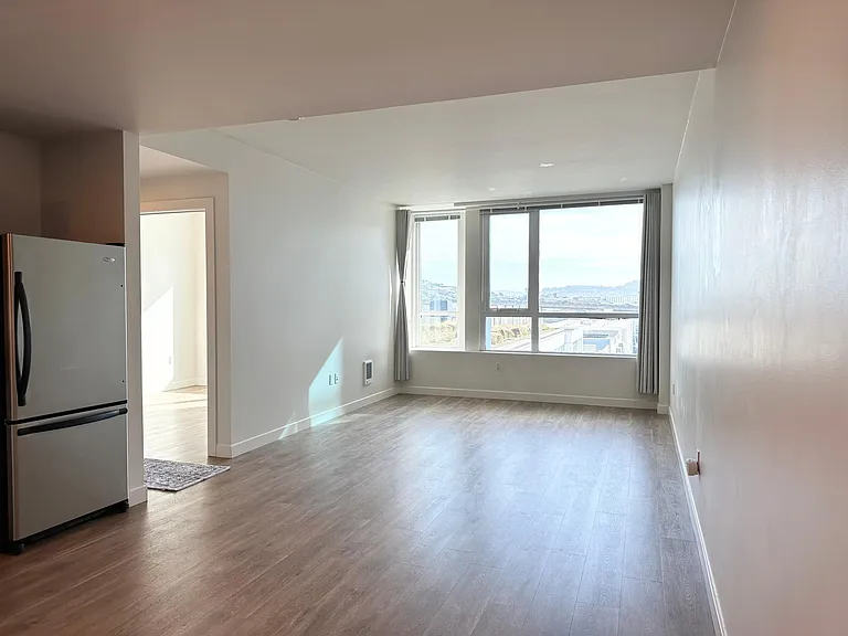 300 Berry St #806 — Photo 8