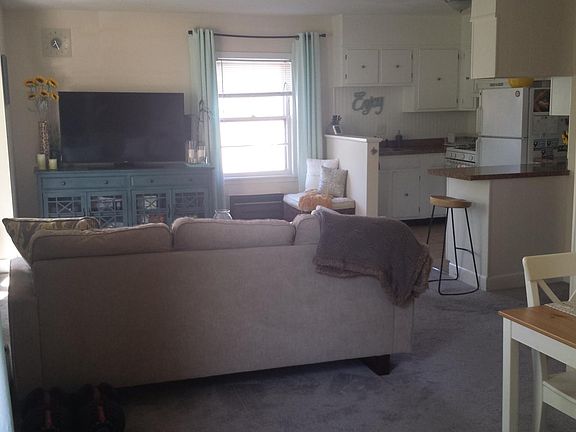 3rd image of 201 Waterman St APT 3