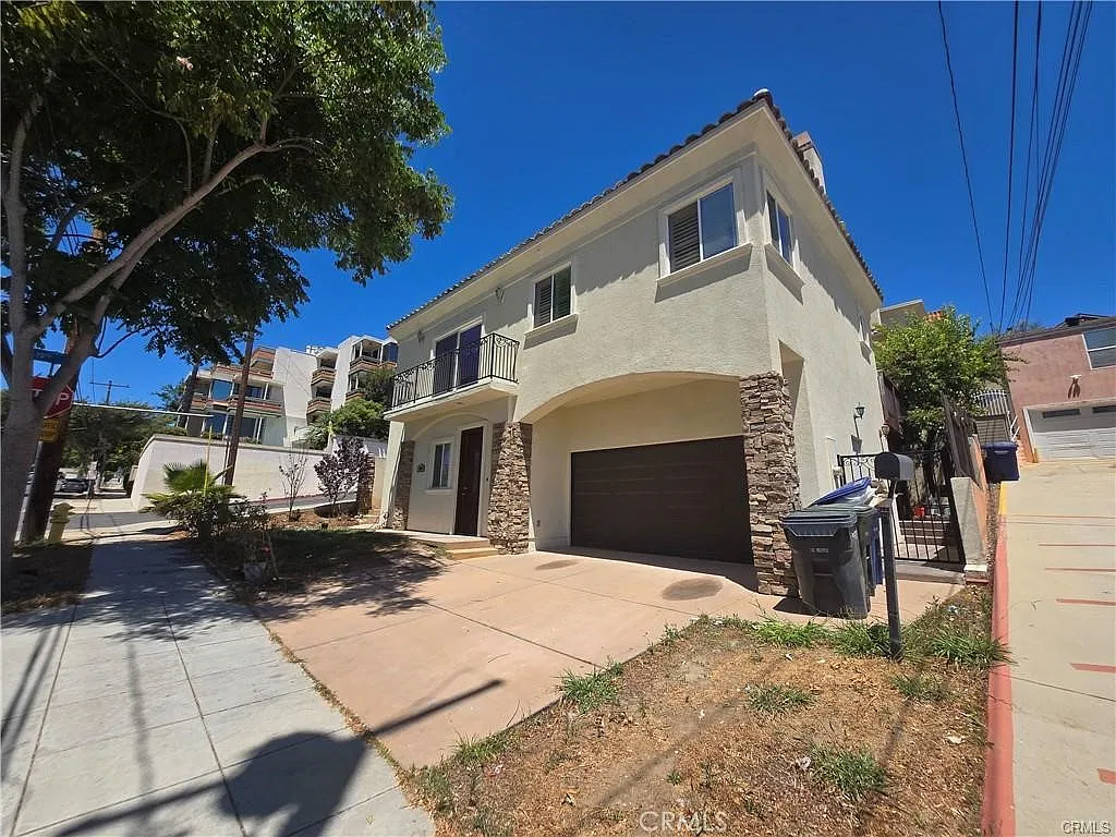 3 bed, 2040 sqft, $4,375 — Photo 2