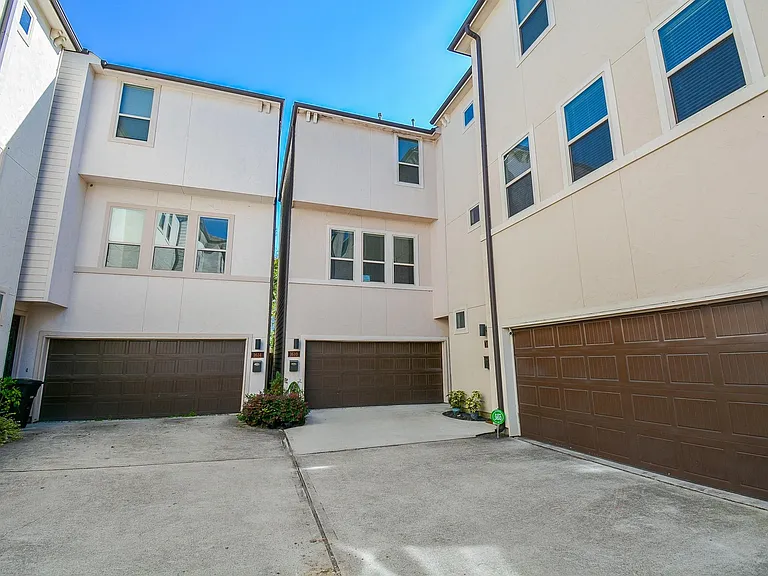 1610 Parker St — Photo 37