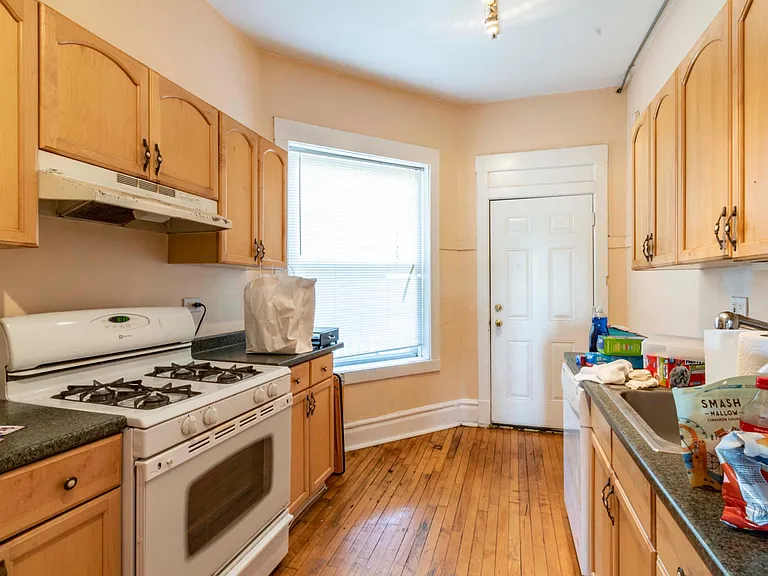 2537 N Sheffield Ave #307 — Photo 7