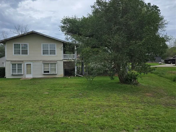 212 Water Ridge Dr, Livingston, TX 77351