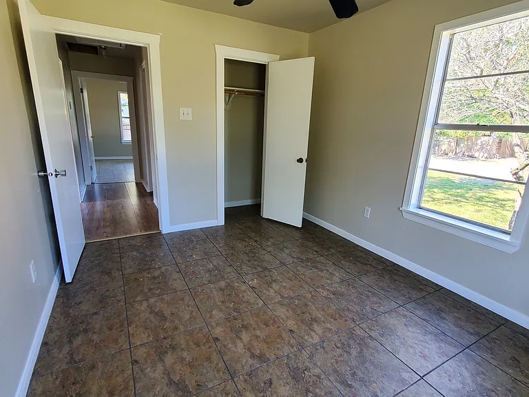 4002 Rosedale Ln — Photo 10