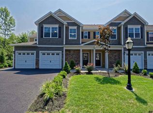 17 Clarice Ln, Cohoes, NY 12047