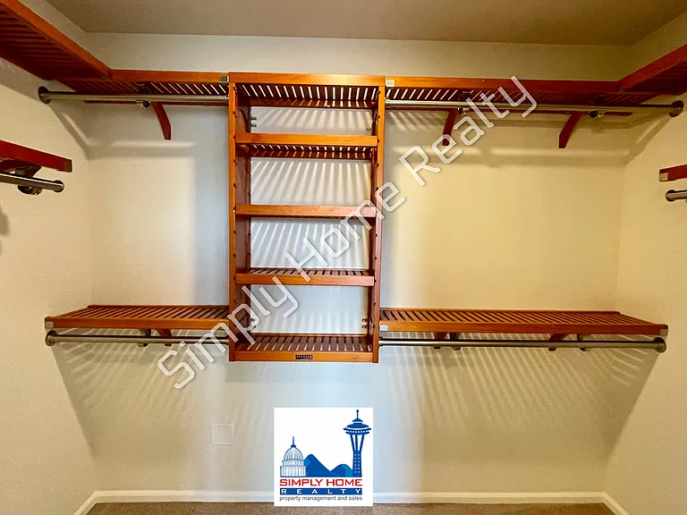2420 Burlwood St NE — Photo 15