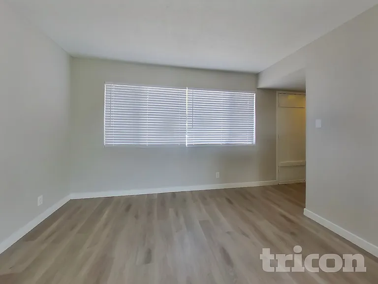 123 David Ct — Photo 2