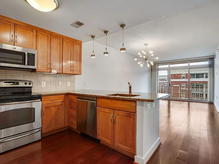 888 N Quincy St #908 — Photo 6
