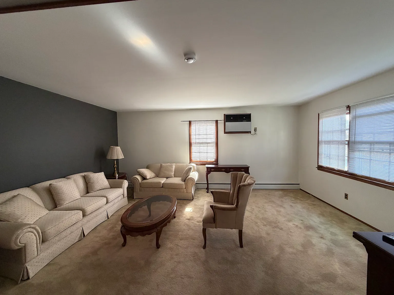4 bed, 2160 sqft, $5,000 — Photo 1
