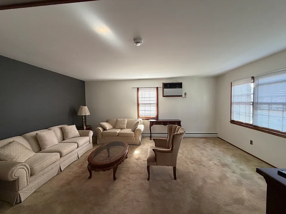 25 Meadowbrook Pl
