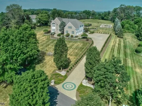 7 Apple Ln, Califon, NJ 07830