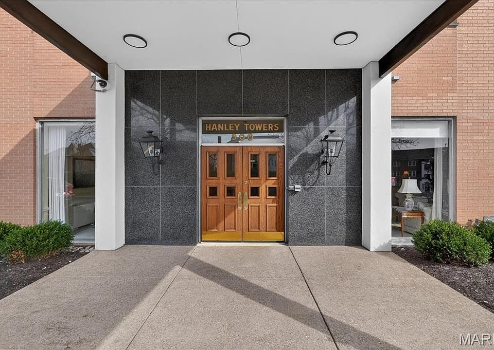 1st image of 900 S Hanley Rd APT 6C