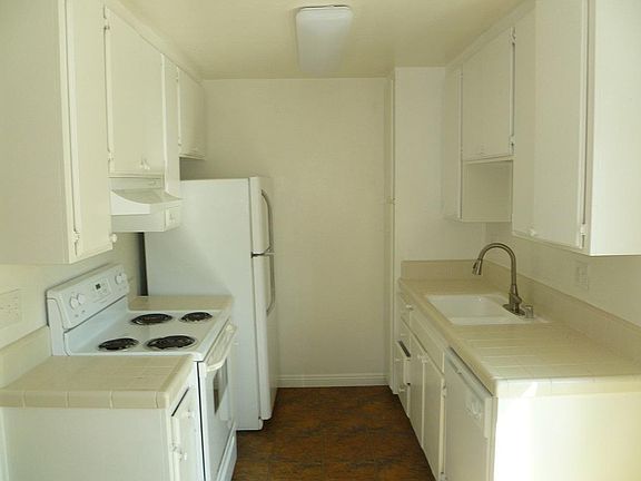 5th image of 4805 Cape May Ave