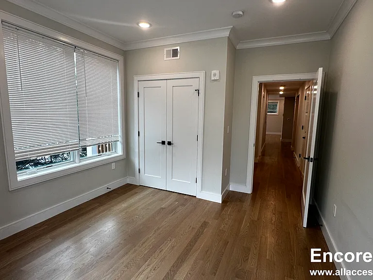 106 Warren St #5 — Photo 7