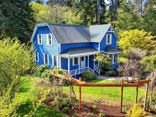 10472 NE Sunrise Bluff Lane, Bainbridge Island, WA 98110