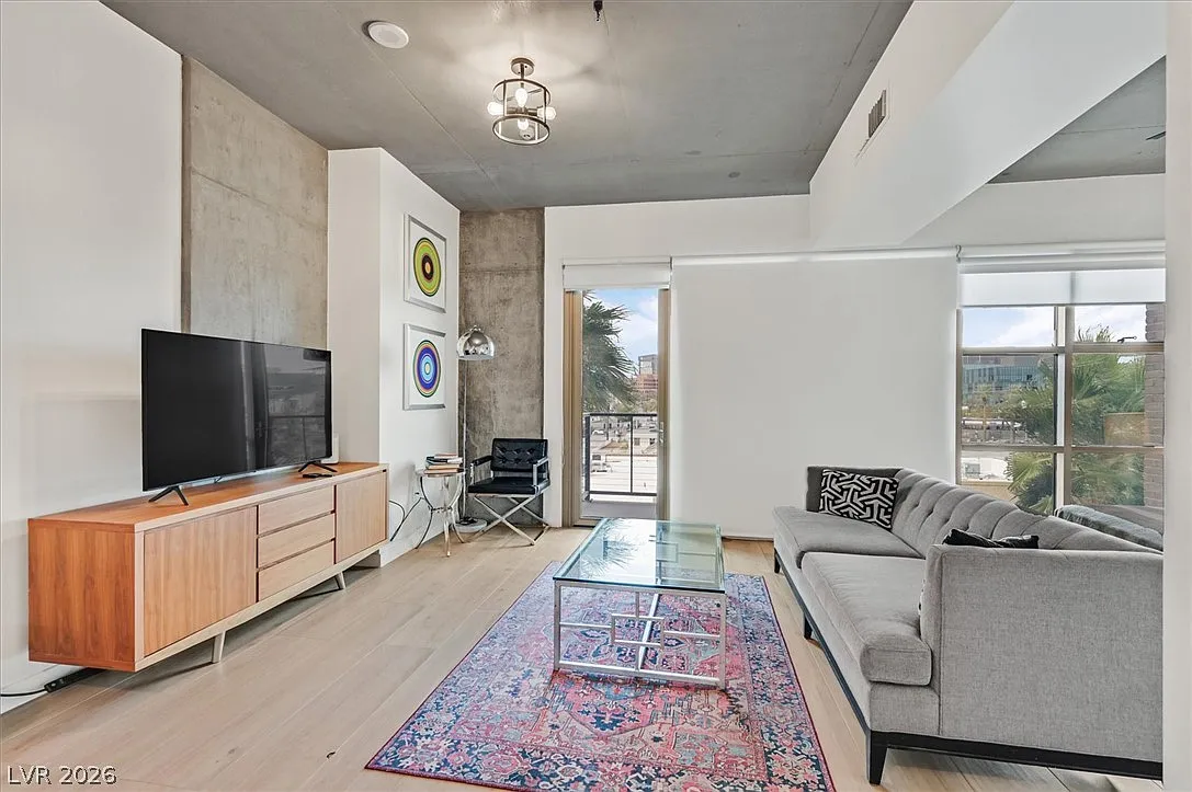1 bed, 1.0 bath, 787 sqft, $2,495 — Photo 4