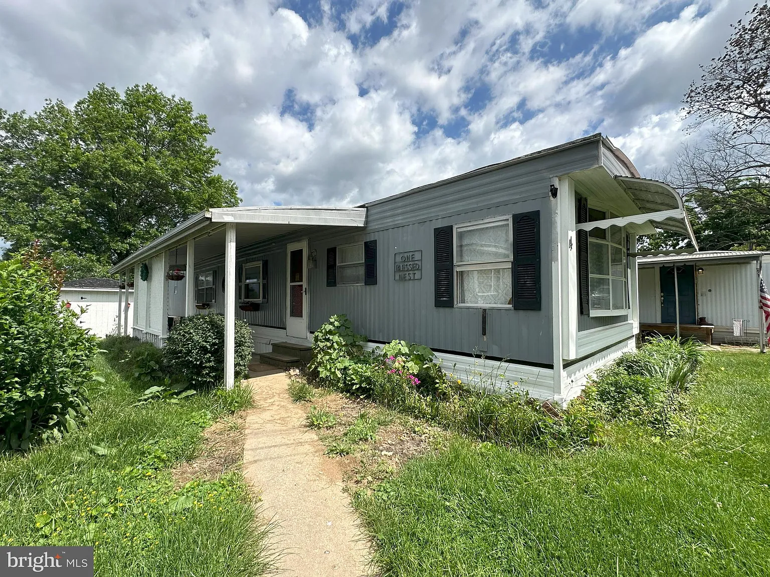 4 Lawson Ct photo 1