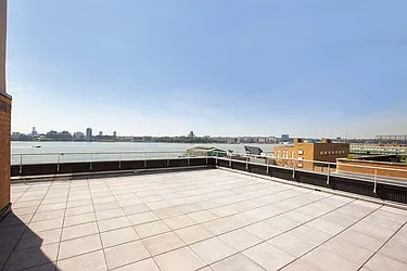 Rented by Space Marketing Shop