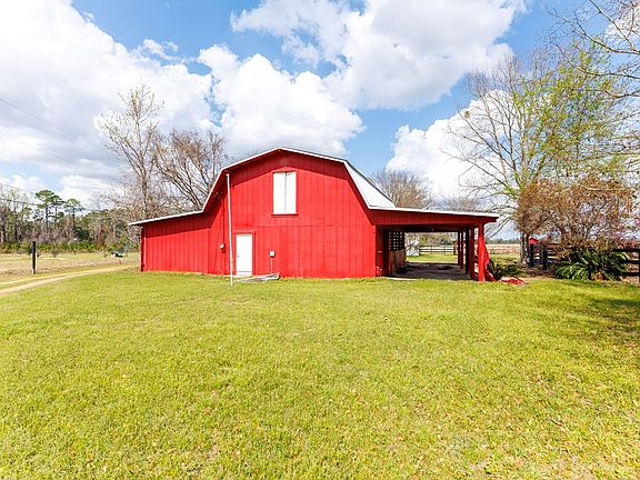 4th image of 1121 Futch Rd