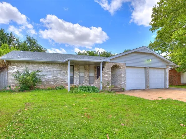 900 Meadowridge Dr, Midwest City, OK 73110