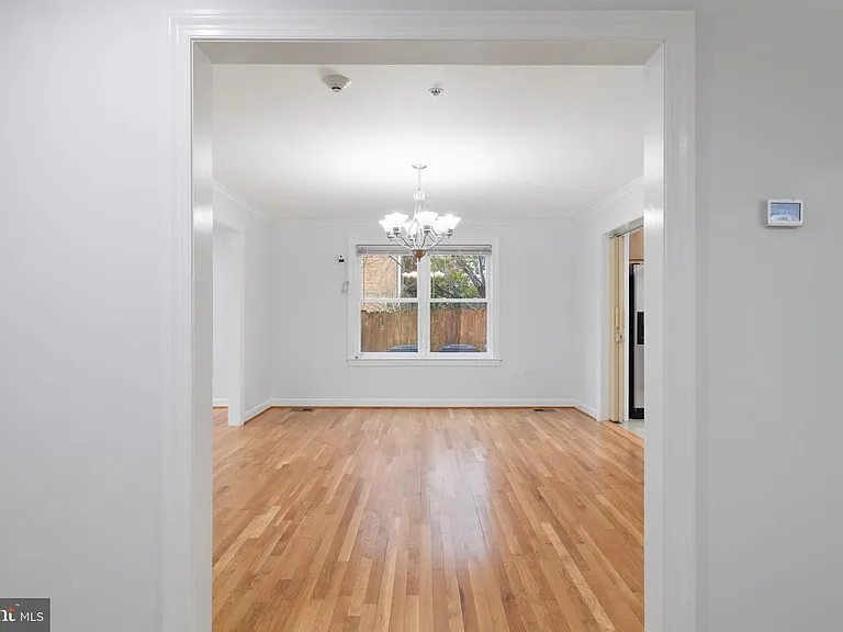 711 Lamberton Dr — Photo 10