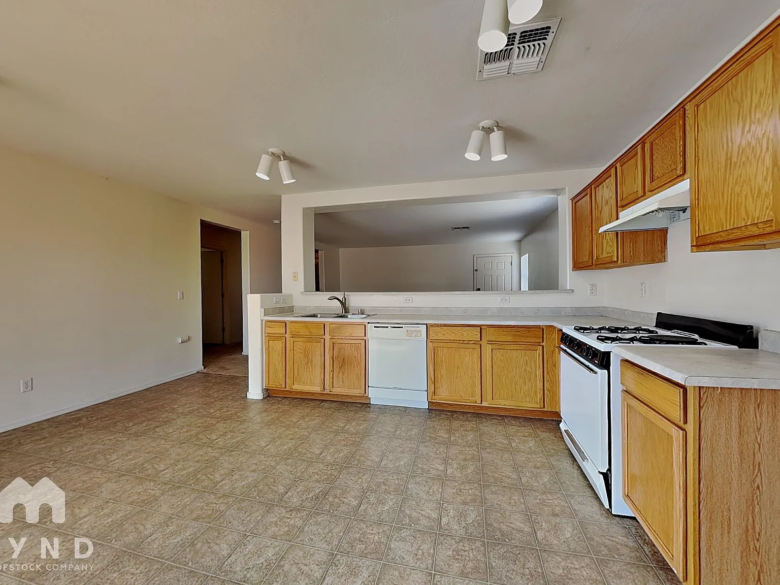 4 bed, 2.0 bath, 1430 sqft, $1,665 — Photo 4