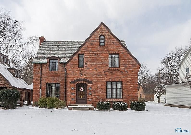 1st image of 2315 Pemberton Dr
