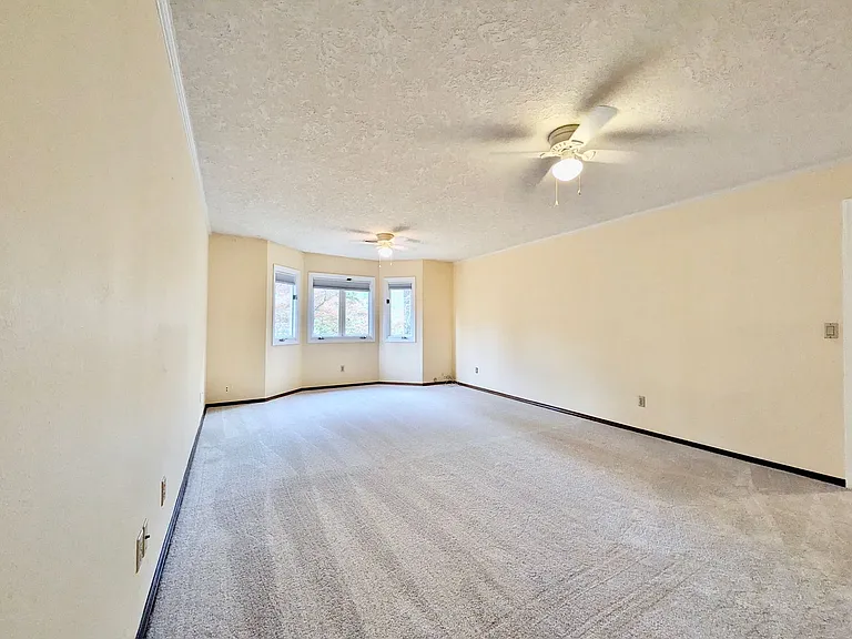 18132 Westview Dr — Photo 33