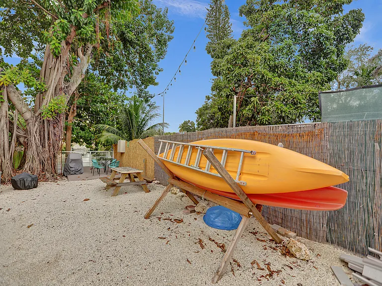 4030 SW 33rd St — Photo 3