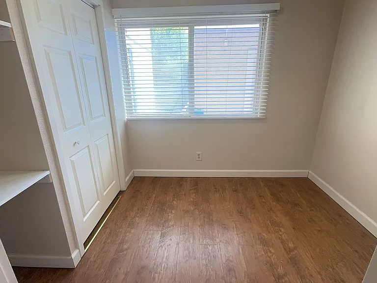 136 E Morris Ave — Photo 5
