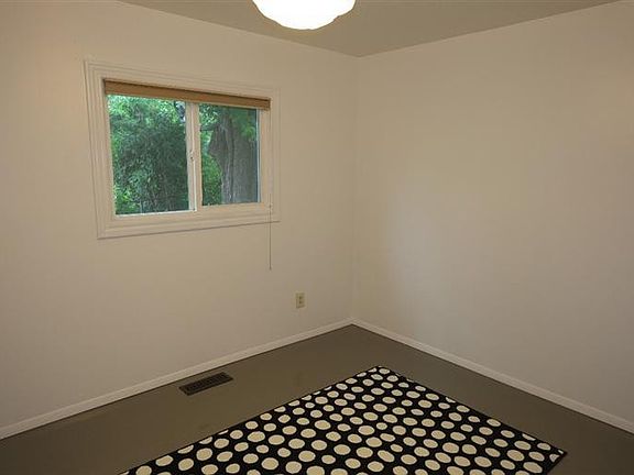3rd image of 2818 Cumberland Dr