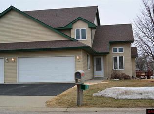 102 Tanager Rd, Mankato, MN 56001