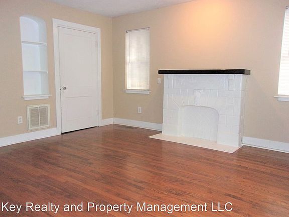 2nd image of 3020 N Robinson Ave #5132493