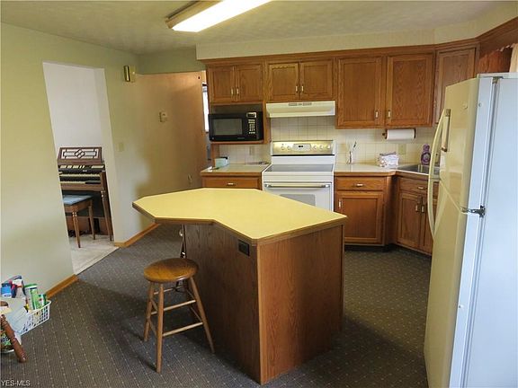 5th image of 226 Brenda Ln