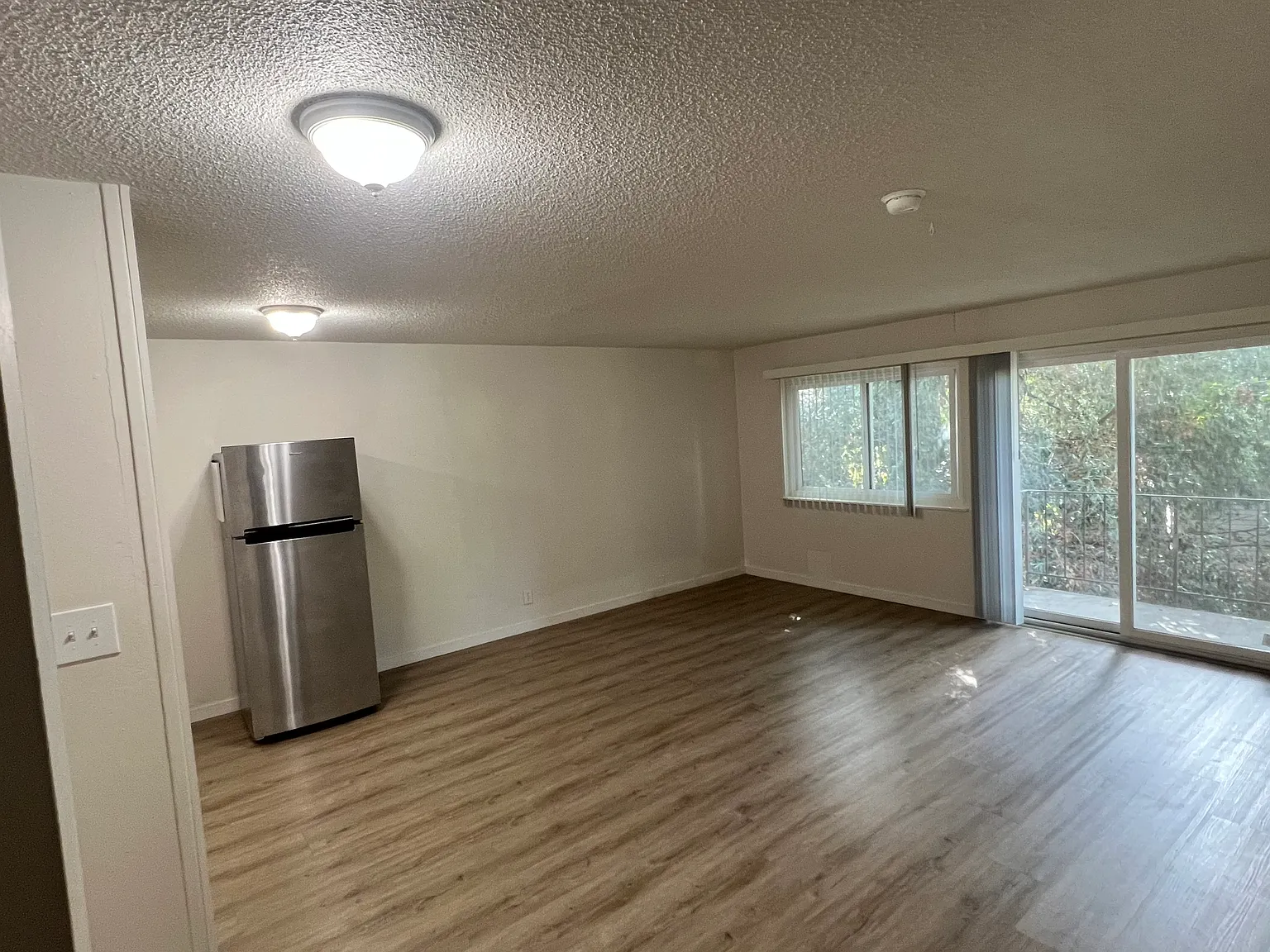1 bed, 700 sqft, $2,045 — Photo 3