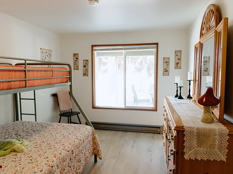 340 Lauder Ave — Photo 11