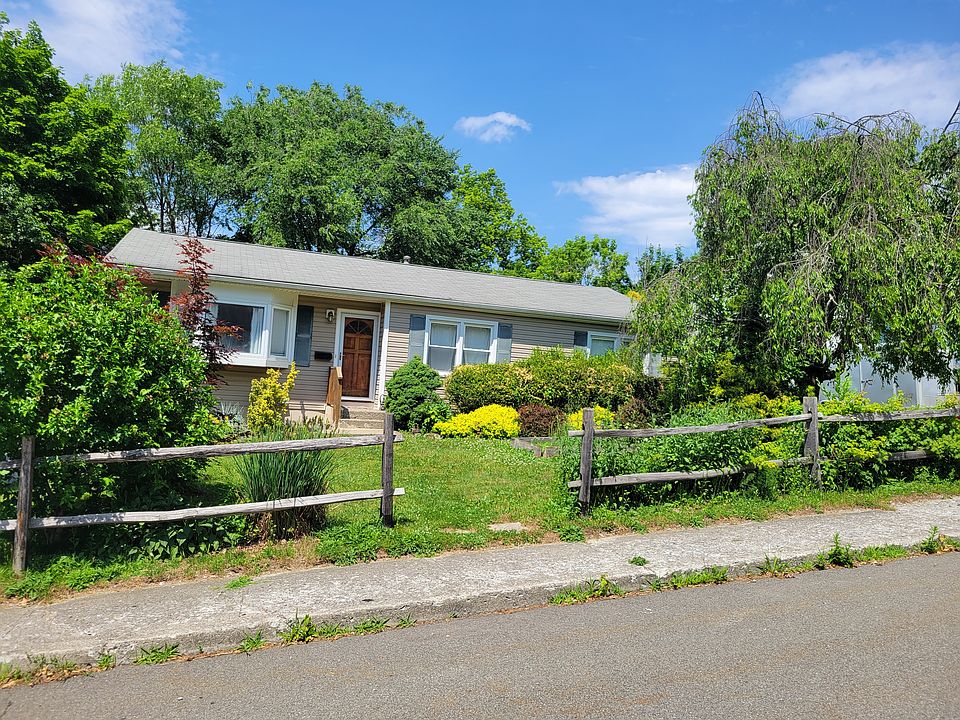 1st image of 25 Crescent Dr