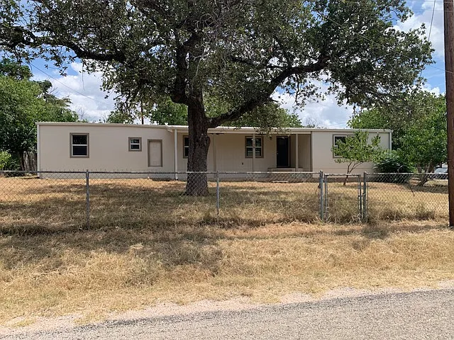 3 bed, 2.5 bath, 1250 sqft, $1,950 — Photo 2
