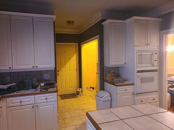 Garage door at kitchen