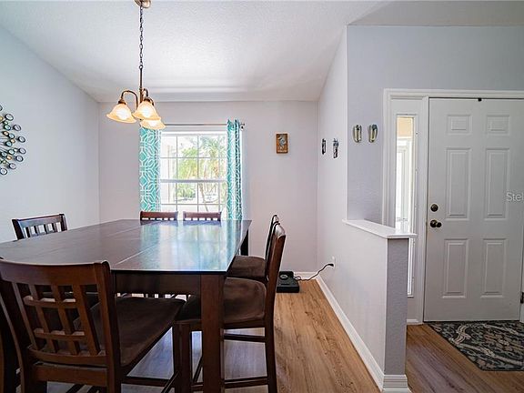 4th image of 3851 Garlenda Ave