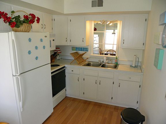 2nd image of 3606 Lakeshore Dr
