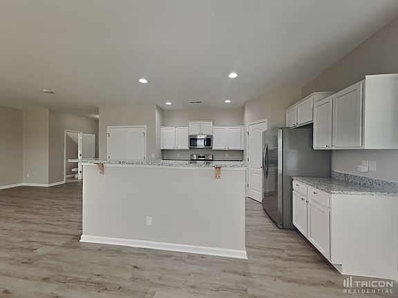 4th image of 6230 Sydney Mae Ln