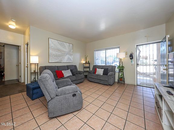 4th image of 520 W Placita Durango
